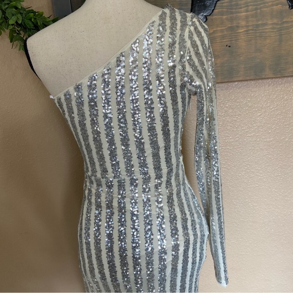 NWOT Lulus Elegant Occasion Silver Sequin One-Shoulder Midi Dress - Picture 9 of 11